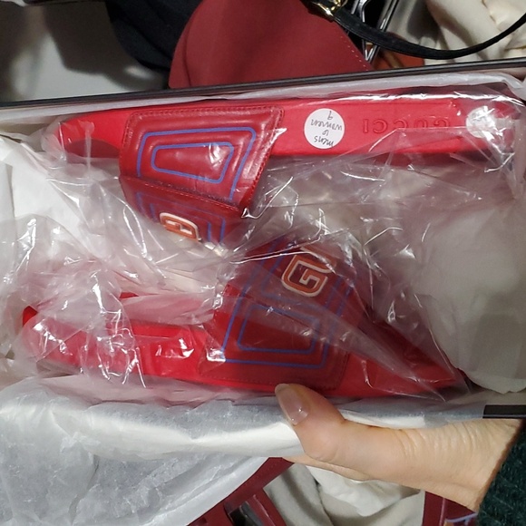 Sz 6 men's 9 women's NIB $590 Gucci pool slides - Picture 2 of 4